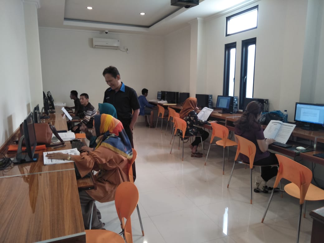 Lembaga Kursus dan Pelatihan Komputer Pusat Kursus Komputer